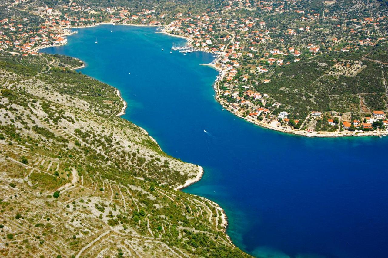 Kupinica Apartment Vinišće Exteriör bild