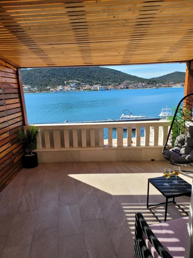 Kupinica Apartment Vinišće Rum bild